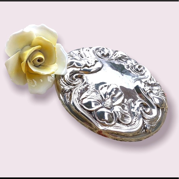 Vintage Mirror Silver Repousse Floral Hand Held Edwardian Round Flowers Roses - Picture 8 of 10